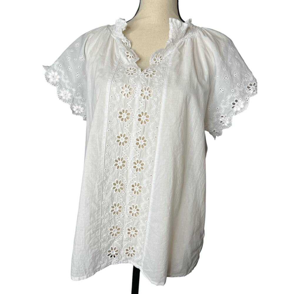 Jean Pascale Women's Blouse in White w/Embroidery Eyelet and Short Sleeve Size M